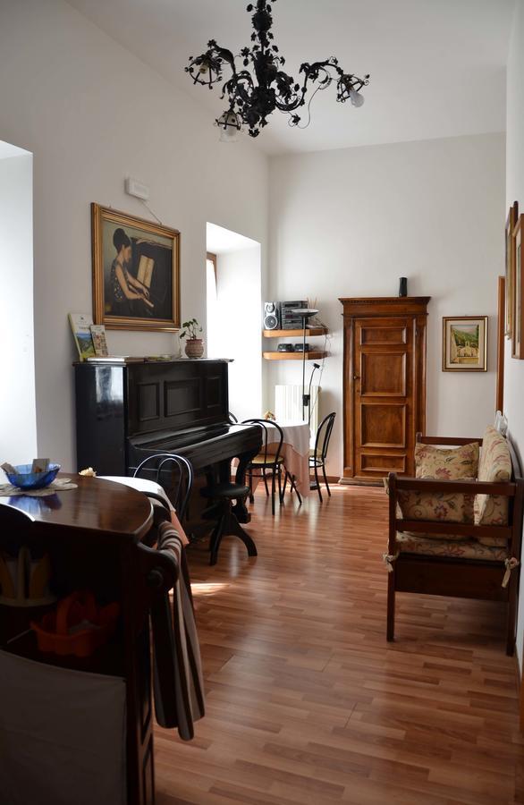 B&B Palazzo Sassatelli Cascia Eksteriør billede